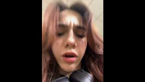 Media: lily__belle Stripchat 2024-10-18 13:20:00