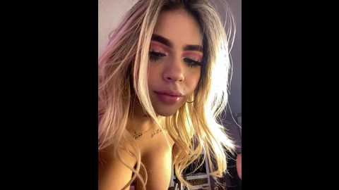 Media: miawhitepink_ Stripchat 2024-10-18 06:38:00