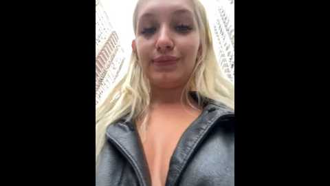 Media: milkyy_wway Stripchat 2024-10-18 10:48:00