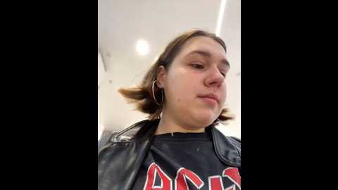 Media: suziemurray Stripchat 2024-10-18 08:43:00