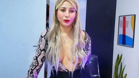 Media: sweet_mile Stripchat 2024-10-18 10:01:00