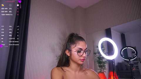 Media: vanessasimon Stripchat 2024-10-18 05:42:00