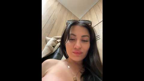 Media: wet__bunny Stripchat 2024-10-18 11:20:00