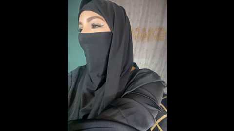 Media: zeynep_lahsen Stripchat 2024-10-18 12:39:00