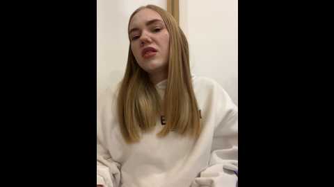 Media: aniemiller Stripchat 2024-10-19 09:40:00