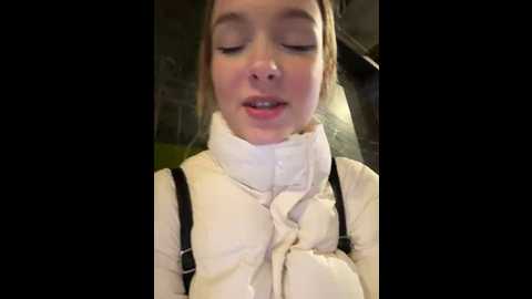 Media: baby_tiny Stripchat 2024-10-19 20:53:00