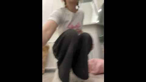 Media: baby_tiny Stripchat 2024-10-19 22:01:00
