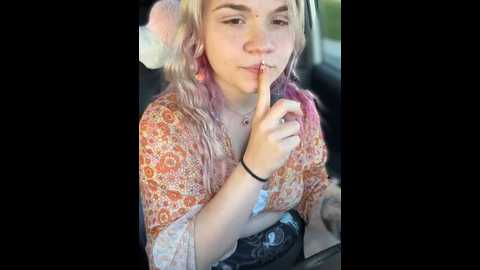 Media: cutiepiespanks Stripchat 2024-10-19 21:32:00