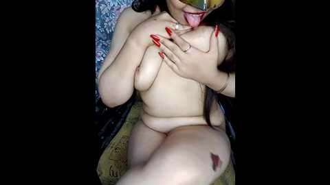 Media: ghazal_arab21 Stripchat 2024-10-19 04:32:00