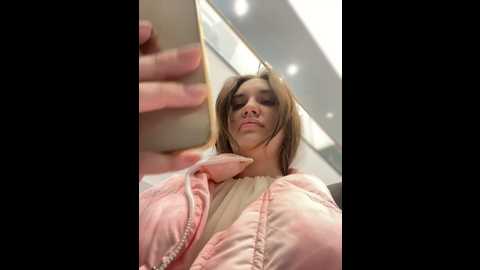 holly_molii @ stripchat on 20241019