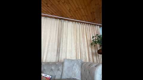 Media: im_samantha_ Stripchat 2024-10-19 12:10:00
