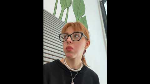 Media: lexy__fox Stripchat 2024-10-19 09:04:00