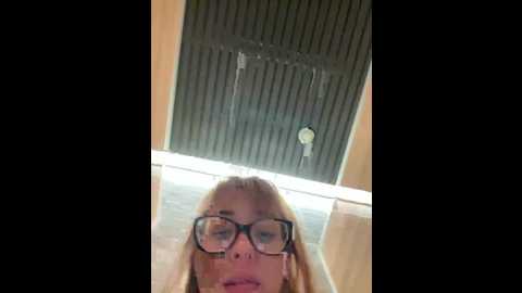 Media: lexy__fox Stripchat 2024-10-19 13:23:00