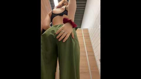 Media: lexy__fox Stripchat 2024-10-19 14:13:00