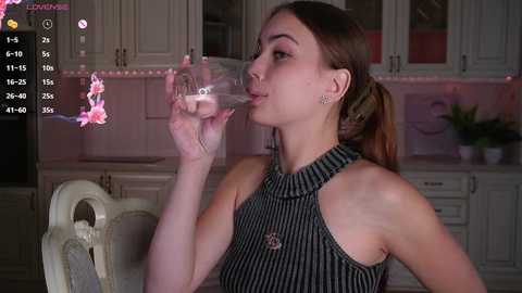 Media: lillianlester Stripchat 2024-10-19 05:00:00