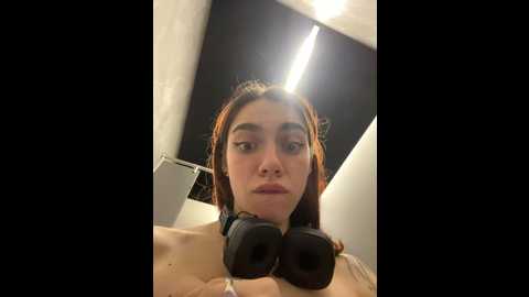 Media: lily__belle Stripchat 2024-10-19 18:33:00