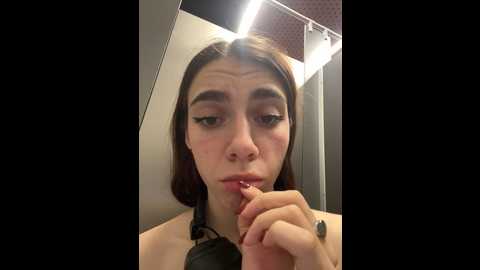 Media: lily__belle Stripchat 2024-10-19 18:54:00