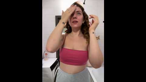 Media: mariid Stripchat 2024-10-19 07:12:00