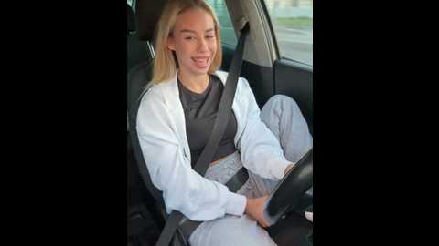Media: myrtle_beach Stripchat 2024-10-19 04:49:00