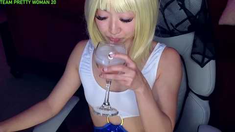 Media: mysweetsofie Stripchat 2024-10-19 01:11:00