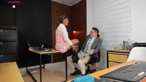 Media: office_naughty_girl Stripchat 2024-10-19 15:51:00