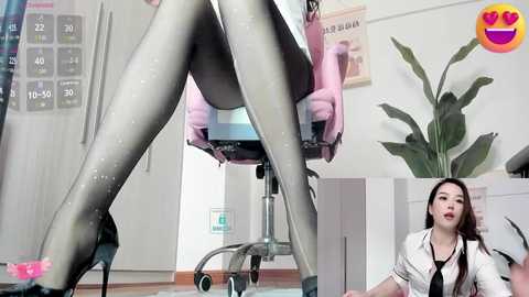 Media: oo_kaixin_oo Stripchat 2024-10-19 11:58:00