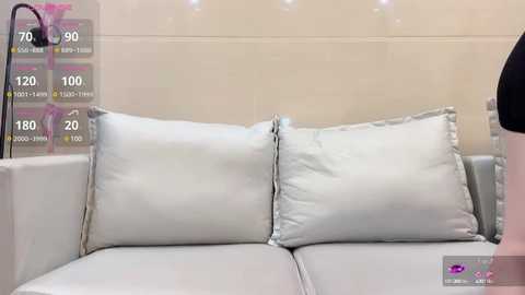 Media: ruoling_19 Stripchat 2024-10-19 14:16:00