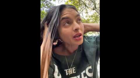 Media: sam_sara Stripchat 2024-10-19 19:36:00