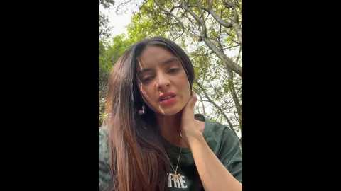 Media: sam_sara Stripchat 2024-10-19 20:19:00