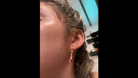Media: sharon_07 Stripchat 2024-10-19 03:57:00