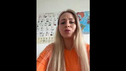 Media: streetdoll Stripchat 2024-10-19 15:50:00