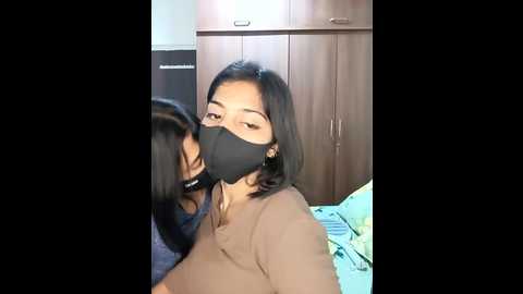 Media: tannu_tanya Stripchat 2024-10-19 18:20:00
