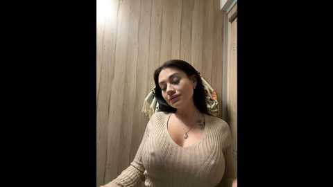 Media: wet__bunny Stripchat 2024-10-19 08:40:00