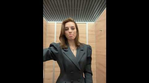 Media: _angelari_ Stripchat 2024-10-20 12:01:00