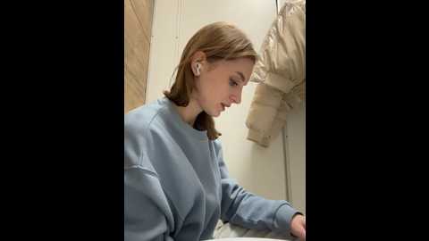 Media: _angelari_ Stripchat 2024-10-20 18:34:00