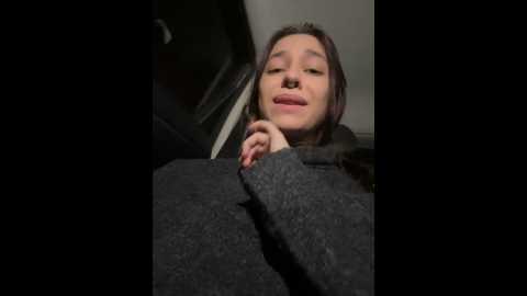 Media: cherry____pie Stripchat 2024-10-20 18:10:00