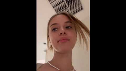Media: enjoy_my_beauty Stripchat 2024-10-20 05:32:00