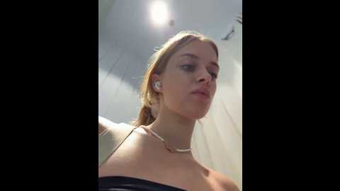 Media: enjoy_my_beauty Stripchat 2024-10-20 05:45:00