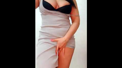 Media: hot_yassmin Stripchat 2024-10-20 23:00:00