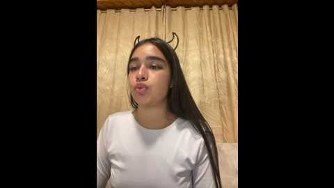 Media: im_samantha_ Stripchat 2024-10-20 05:12:00
