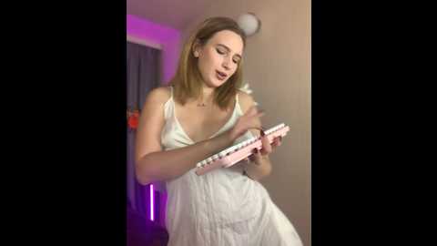 Media: lenawow Stripchat 2024-10-20 03:08:00