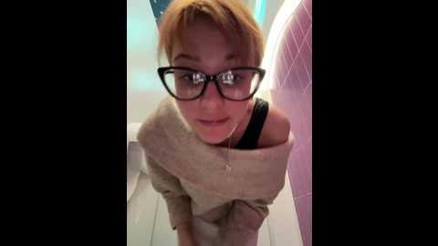 Media: lexy__fox Stripchat 2024-10-20 12:36:00
