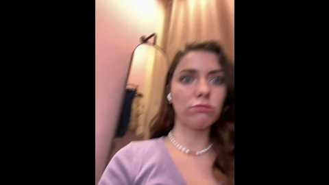 Media: mariid Stripchat 2024-10-20 11:10:00