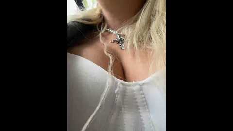 Media: milkyy_wway Stripchat 2024-10-20 09:17:00