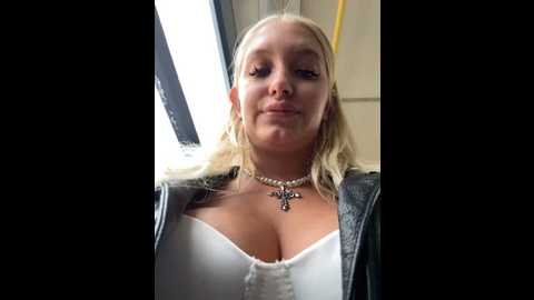 Media: milkyy_wway Stripchat 2024-10-20 09:52:00