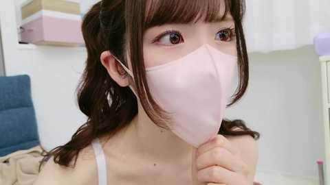 Media: _minami_ Stripchat 2024-10-21 14:42:00