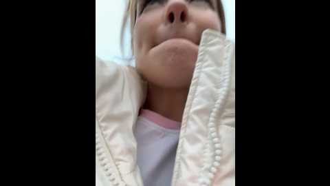 Media: baby_tiny Stripchat 2024-10-21 14:21:00
