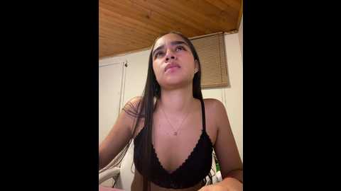 Media: im_samantha_ Stripchat 2024-10-21 00:20:00