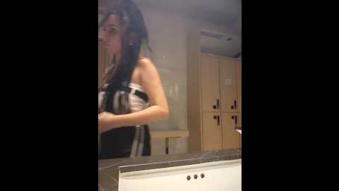 Media: izabella_bella Stripchat 2024-10-21 11:41:00