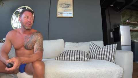 Media: lukelouharvey Stripchat 2024-10-21 14:39:00